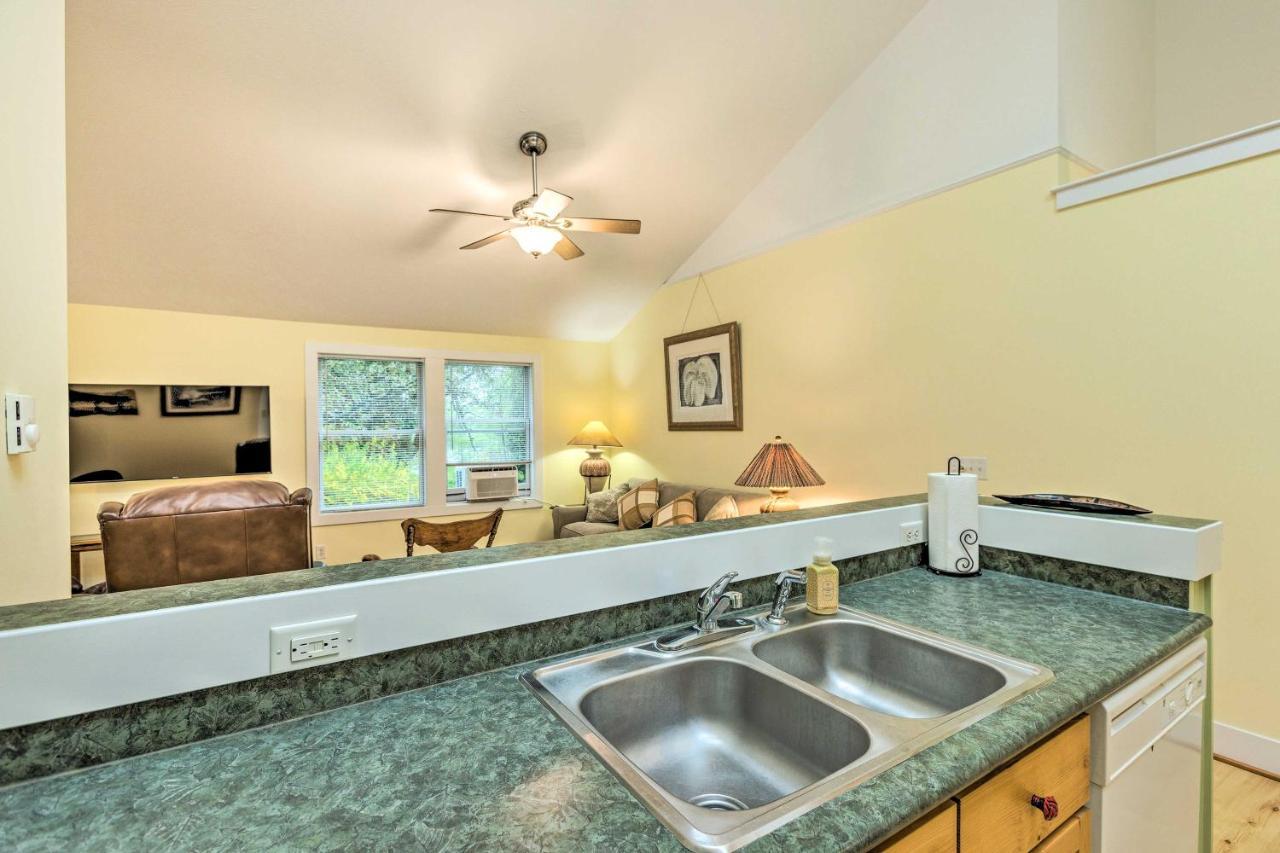 Charming Retreat Near Downtown Frankfort And Beaches Εξωτερικό φωτογραφία
